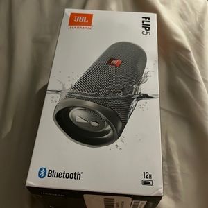 JBL Flip5 Speaker NWT